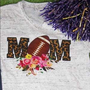 Leopard Floral Football Mom v Neck Tee Size M